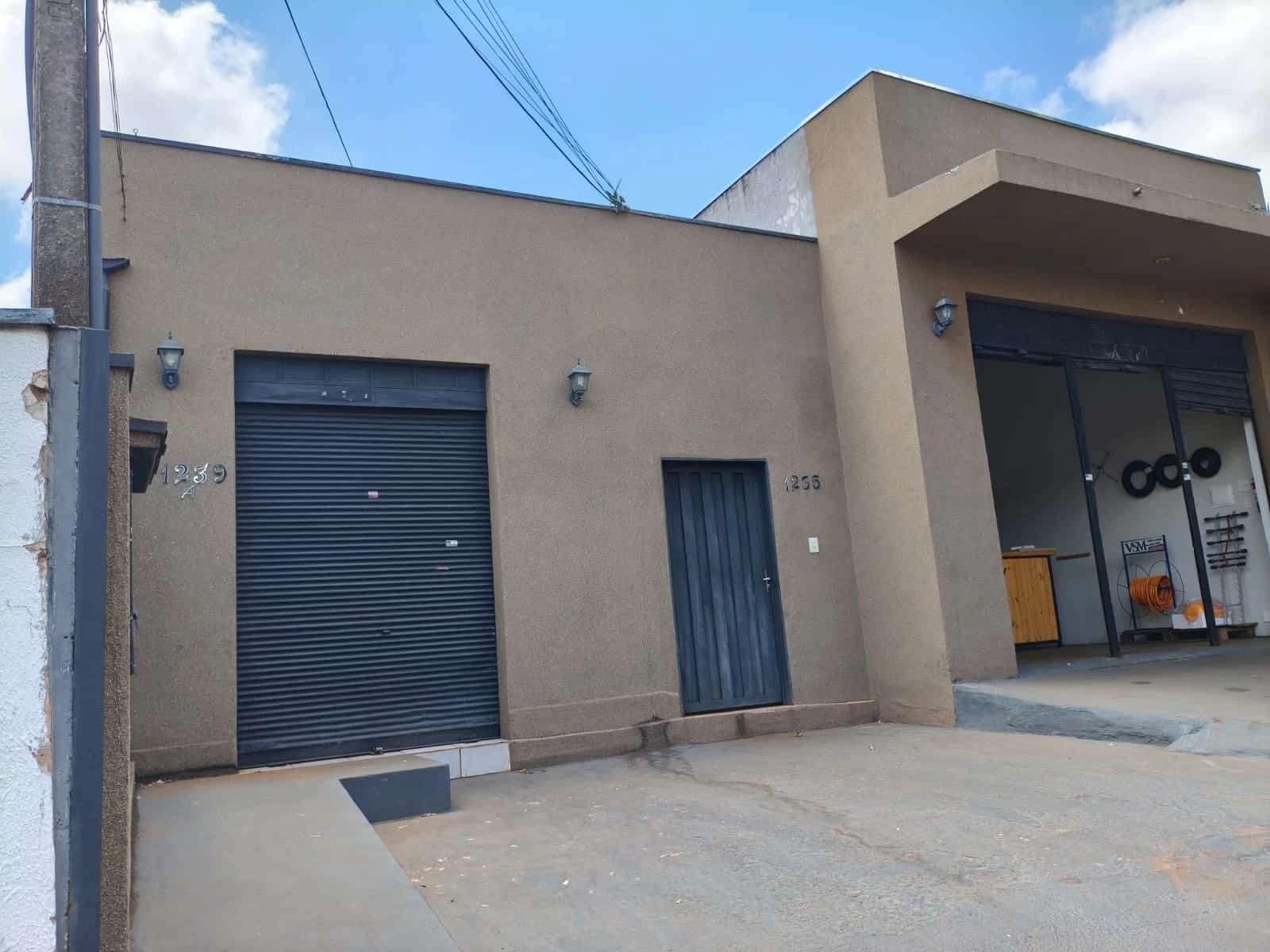 Aluga-se Sala Comercial no Parque Industrial